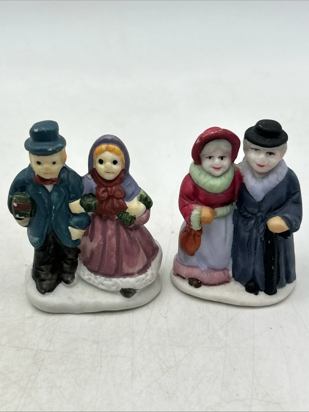 Lot Of 11 Vtg Porcelain Christmas Village Figurines (Read Desc)